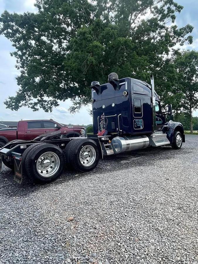 Used 2020 Kenworth W990