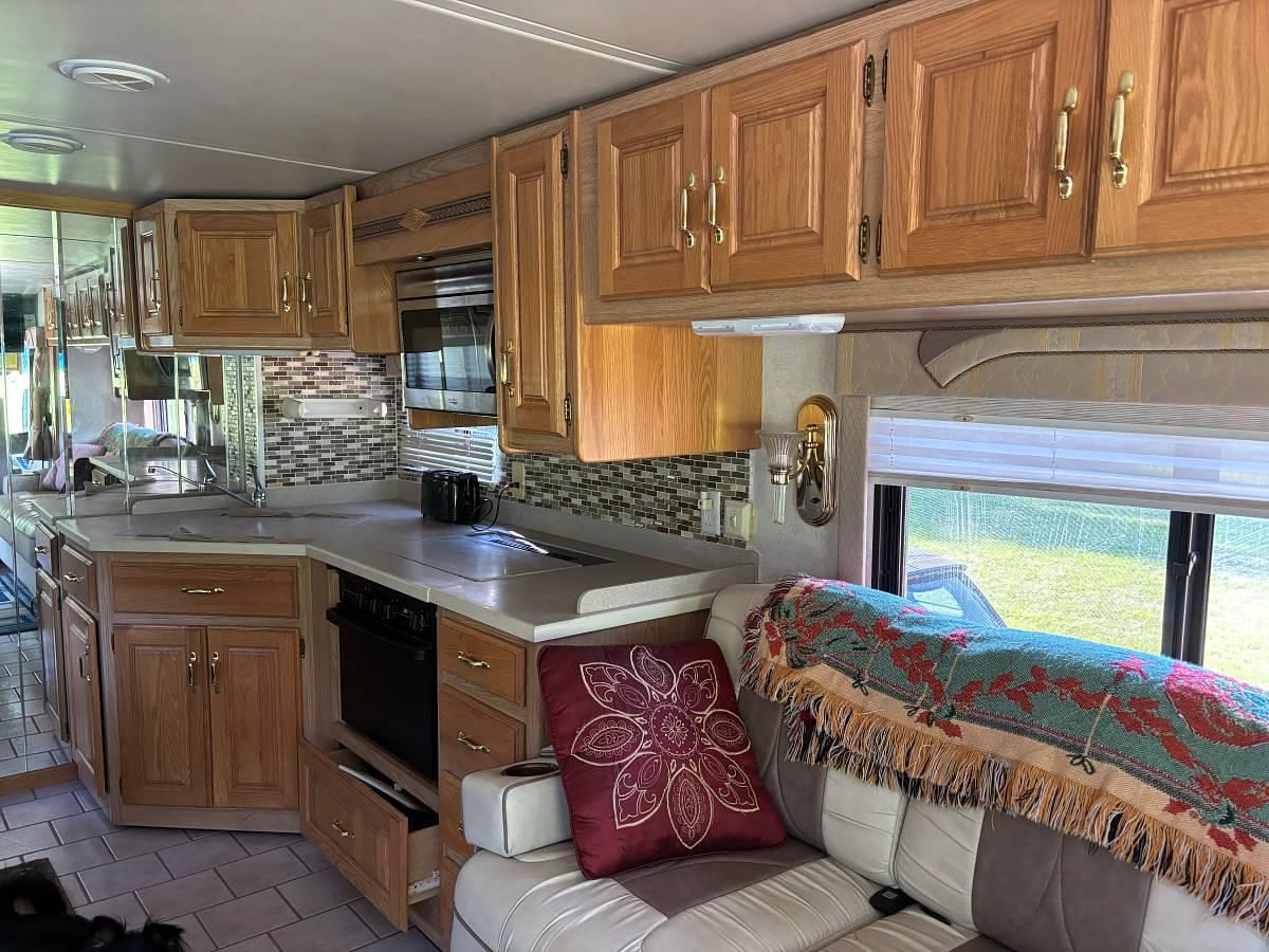 Used 1999 Holiday Rambler Endeavor Class A Motorhome