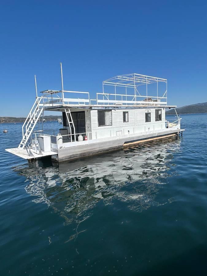 Used 1979 Master Fab 47-Foot Houseboat