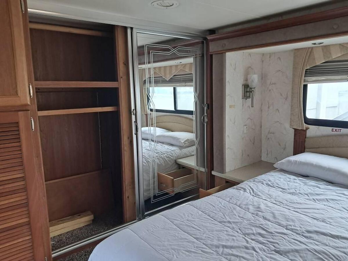 Used 2007 National TROPICAL 391LX Class A Motorhome