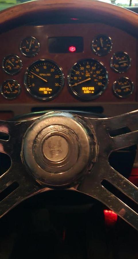 Used 2007 Peterbilt 379 EXHD Sleeper Semi Truck