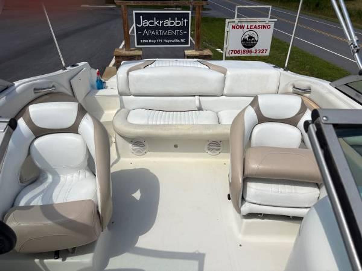 Used 2007 Caravelle 21' Deck Boat