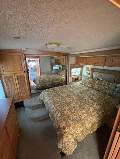 Used 2004 Winnebago Journey WKP39K
