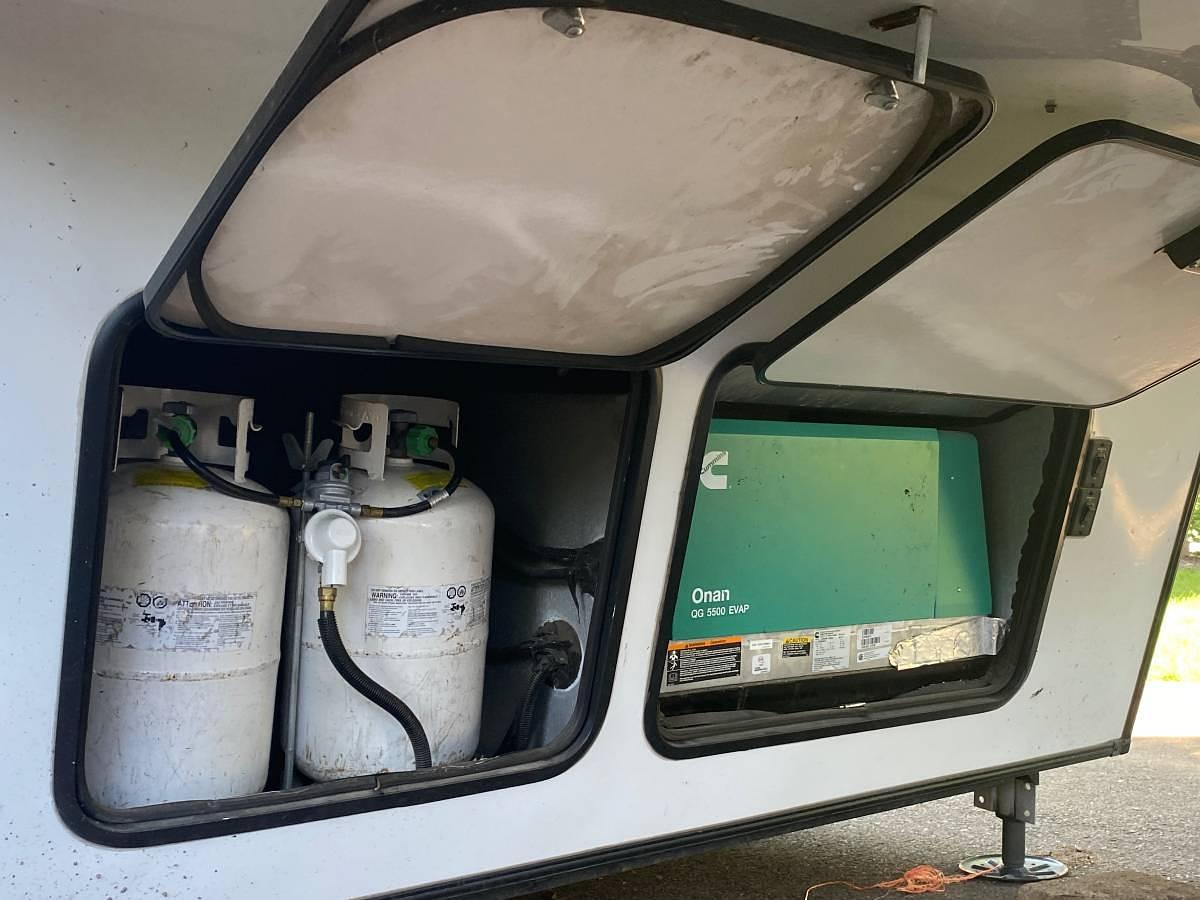 Used 2022 Keystone Raptor 429