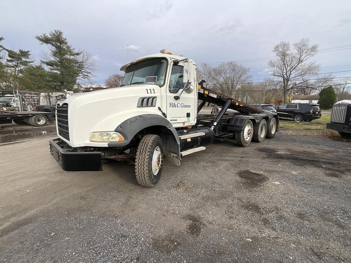 Used 2005 Mack CT713 Roll-Off Truck