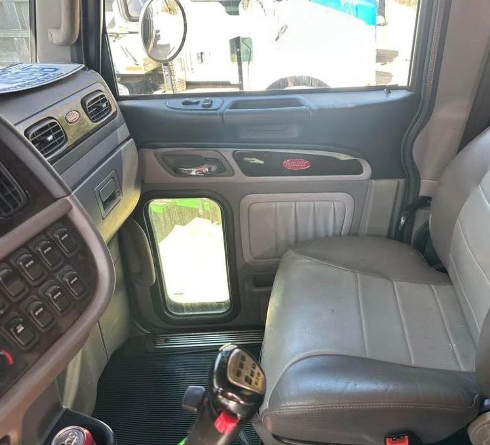 Used 2017 Peterbilt 389