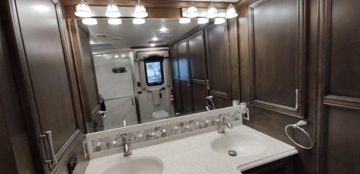 Used 2018 Newmar Ventana 4369