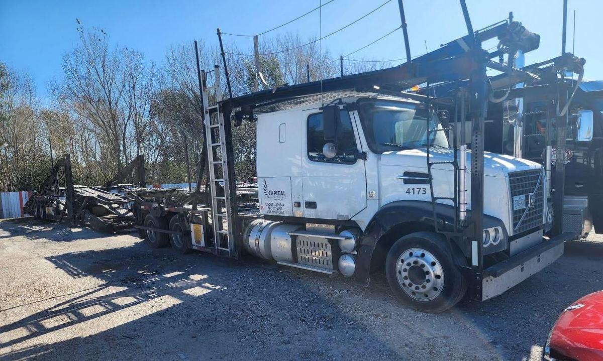 Used 2017 Volvo VAH64600 9 Car Hauler