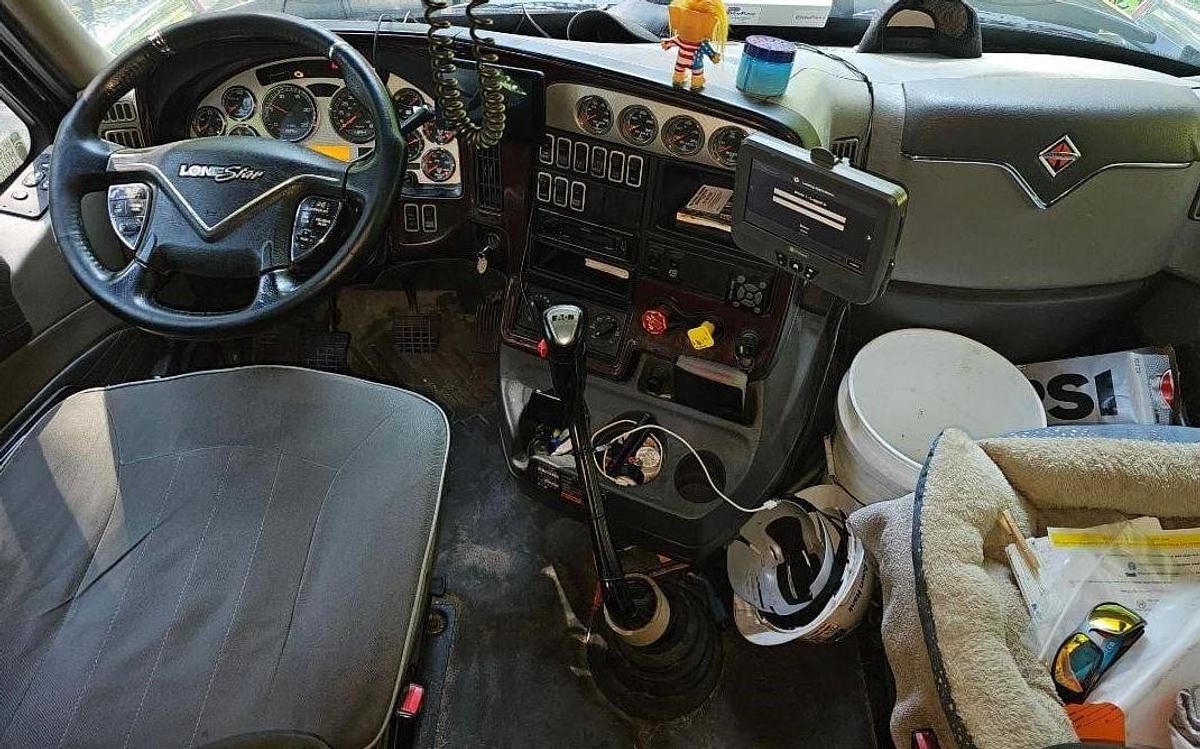 Used 2016 International Lonestar Sleeper Semi Truck