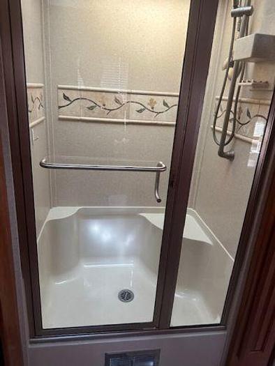 Used 2005 Holiday Rambler Navigator 45PBT