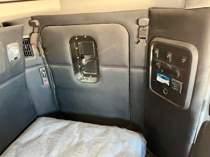 Used 2022 KENWORTH T880
