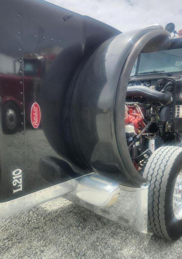 Used 2010 PETERBILT 388 Dump Truck