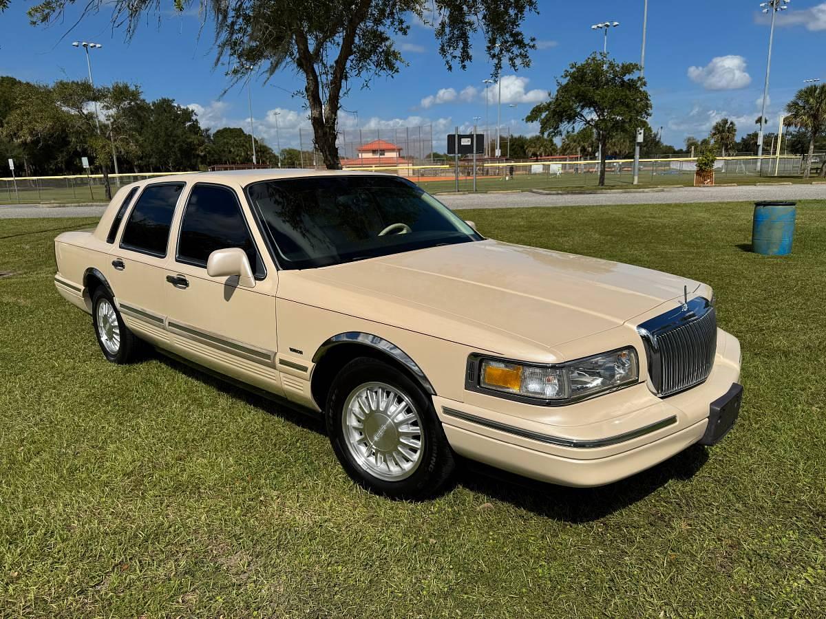 Used 1996 Lincoln Town Cartier