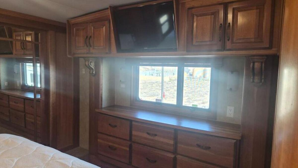 Used 2015 DRV Mobile Suites 43 Atlanta Fifth Wheel