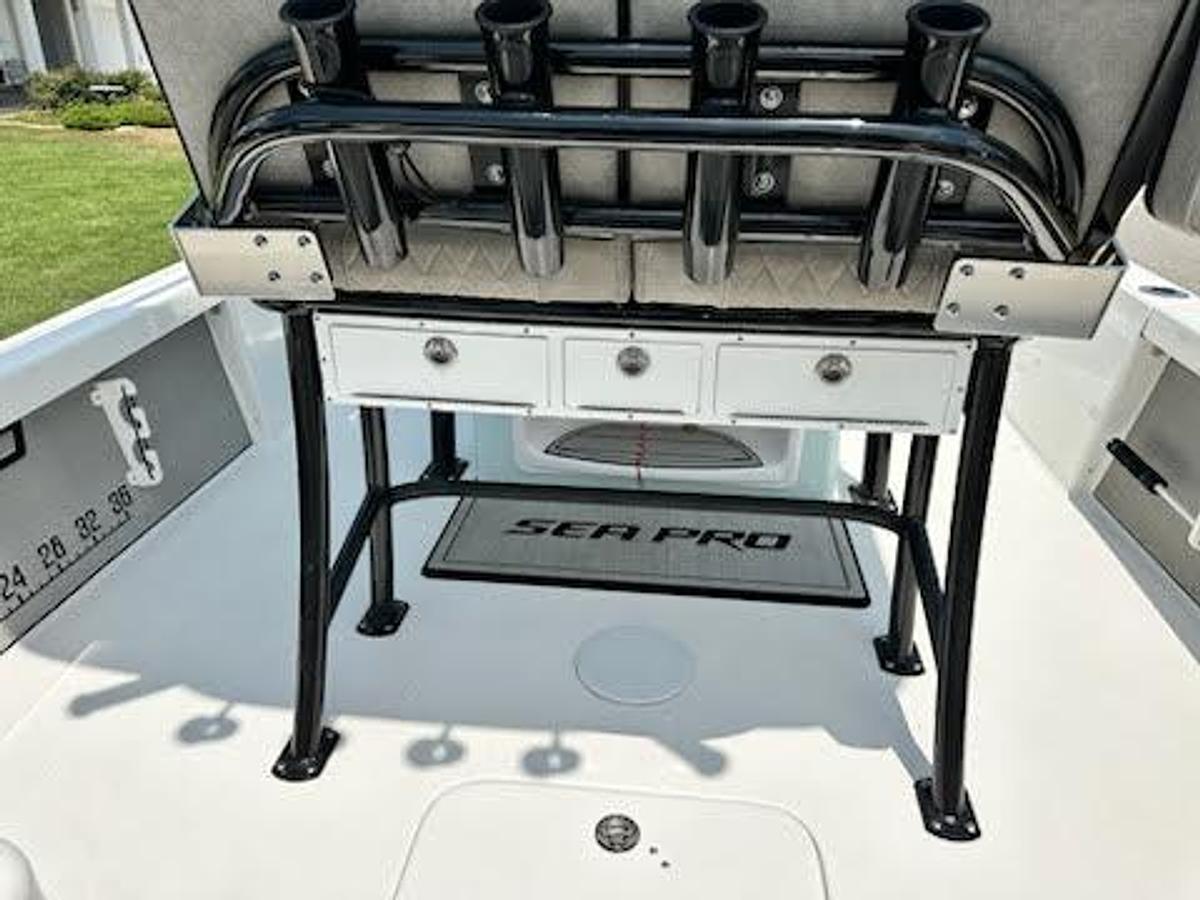 Used 2022 Sea Pro 228 DXL Center Console