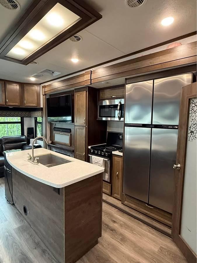 Used 2019 Highland Ridge Open Range 371 MBH