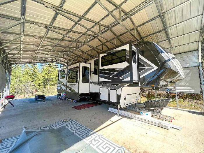 Used 2021 Grand Design Momentum 376TH