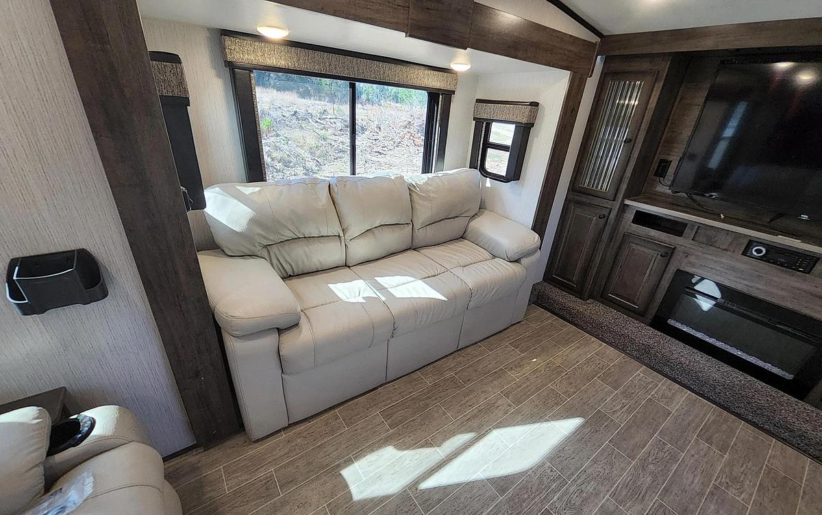 Used 2020 Heartland Bighorn Traveler 38FL Fifth Wheel