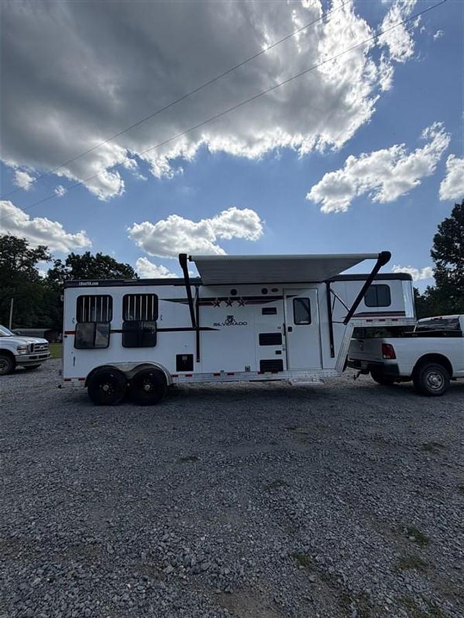 Used 2023 Bison Sv7208 2 Horse