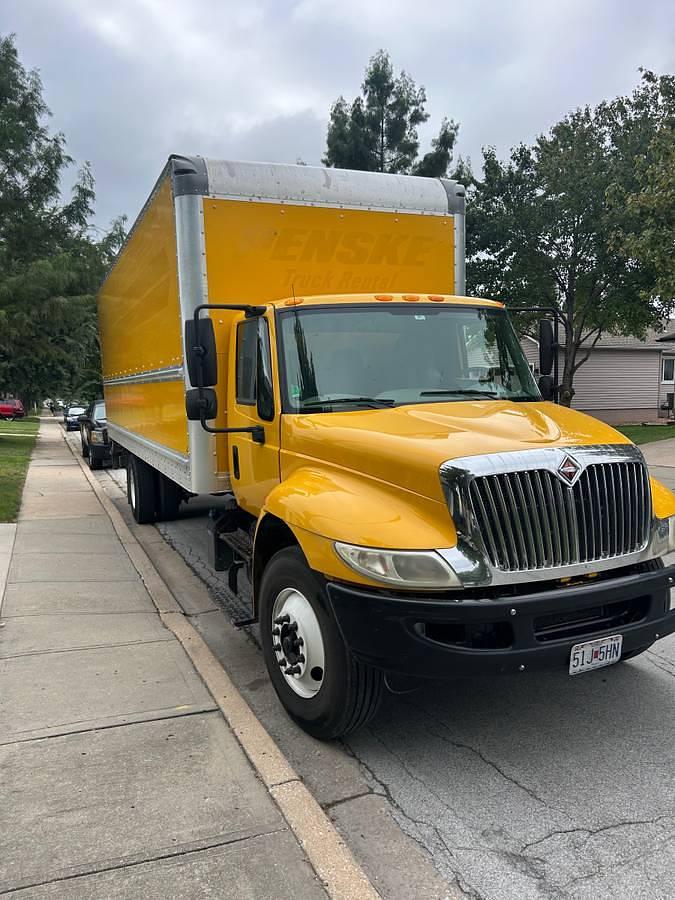 Used 2016 International 4300 – 26' Box Truck – 3,300 LB Liftgate – Allison Automatic – Air Ride