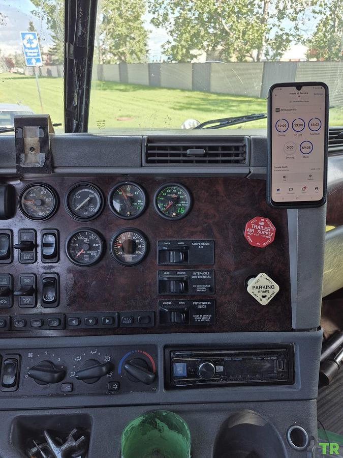 Used 2005 Freightliner Coronado 132