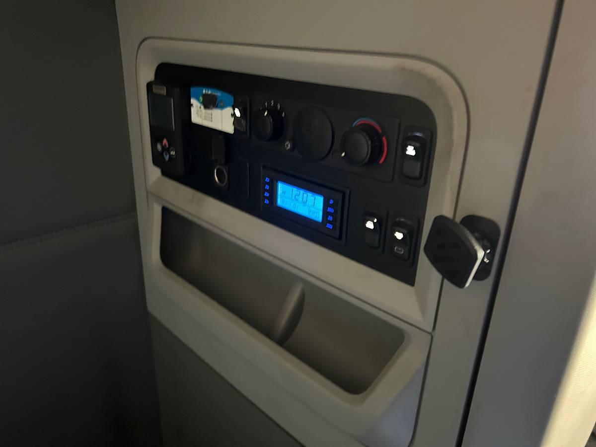 Used 2020 Kenworth T680 Sleeper Semi Truck