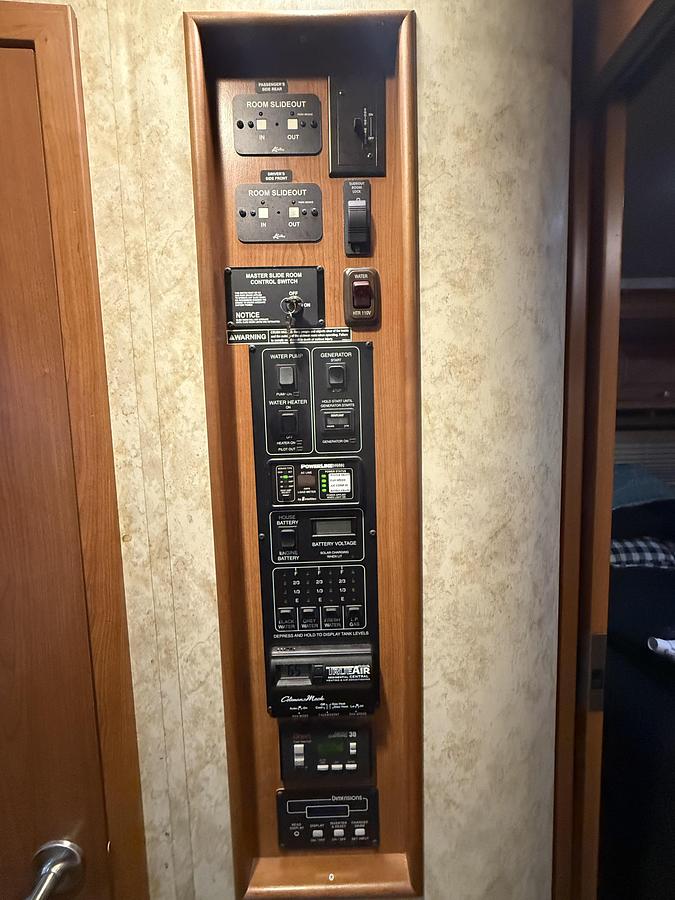 Used 2009 Winnebago Journey 34Y Class A Motorhome