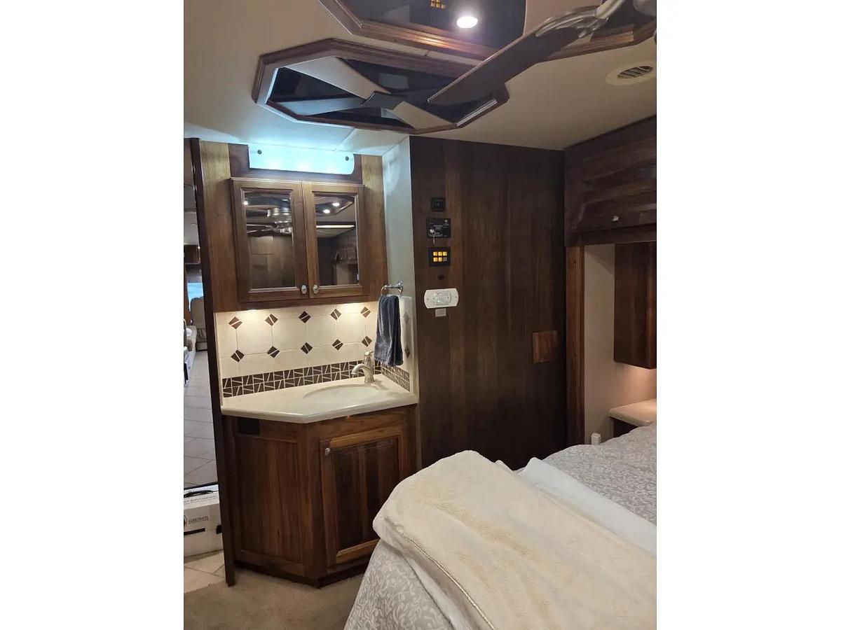 Used 2008 Foretravel Nimbus 342 Stonebriar