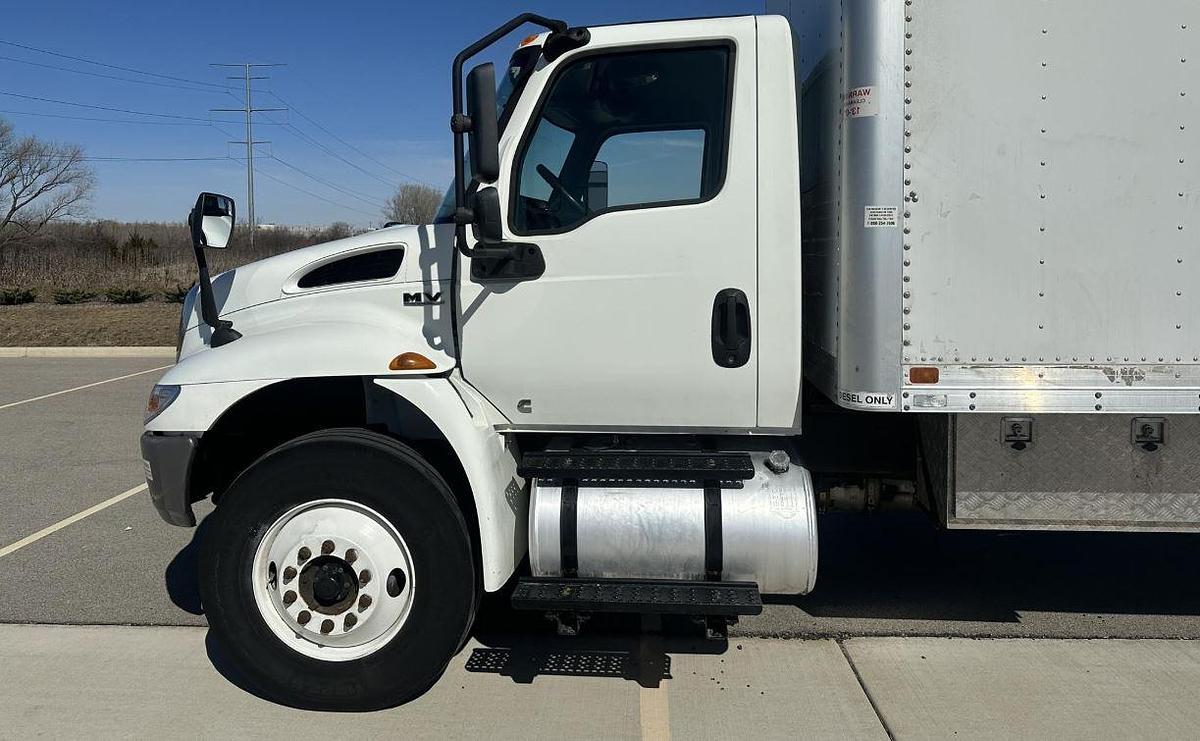 Used 2020 International MV Box Truck