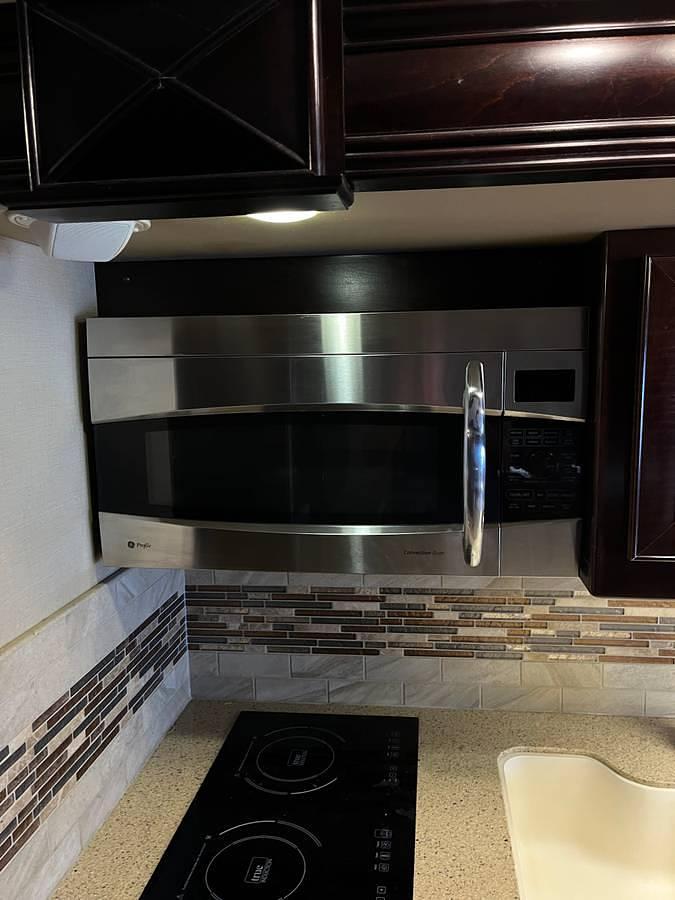 Used 2014 American Coach American Revolution 42T Class A Motorhome