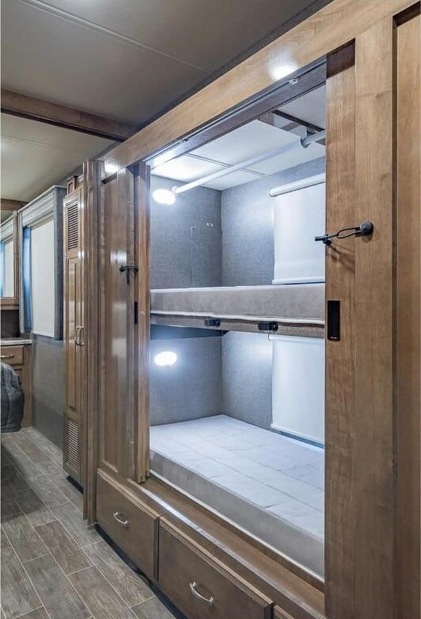 Used 2020 Thor Motor Coach Palazzo 33.5