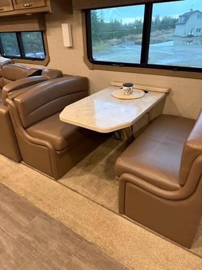 Used 2018 Jayco Seneca 37K