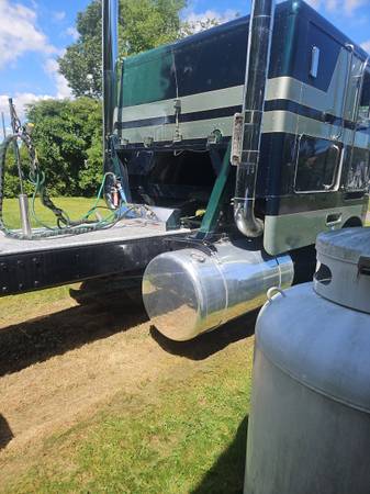 Used 1984 Peterbilt 362 Double Bunk