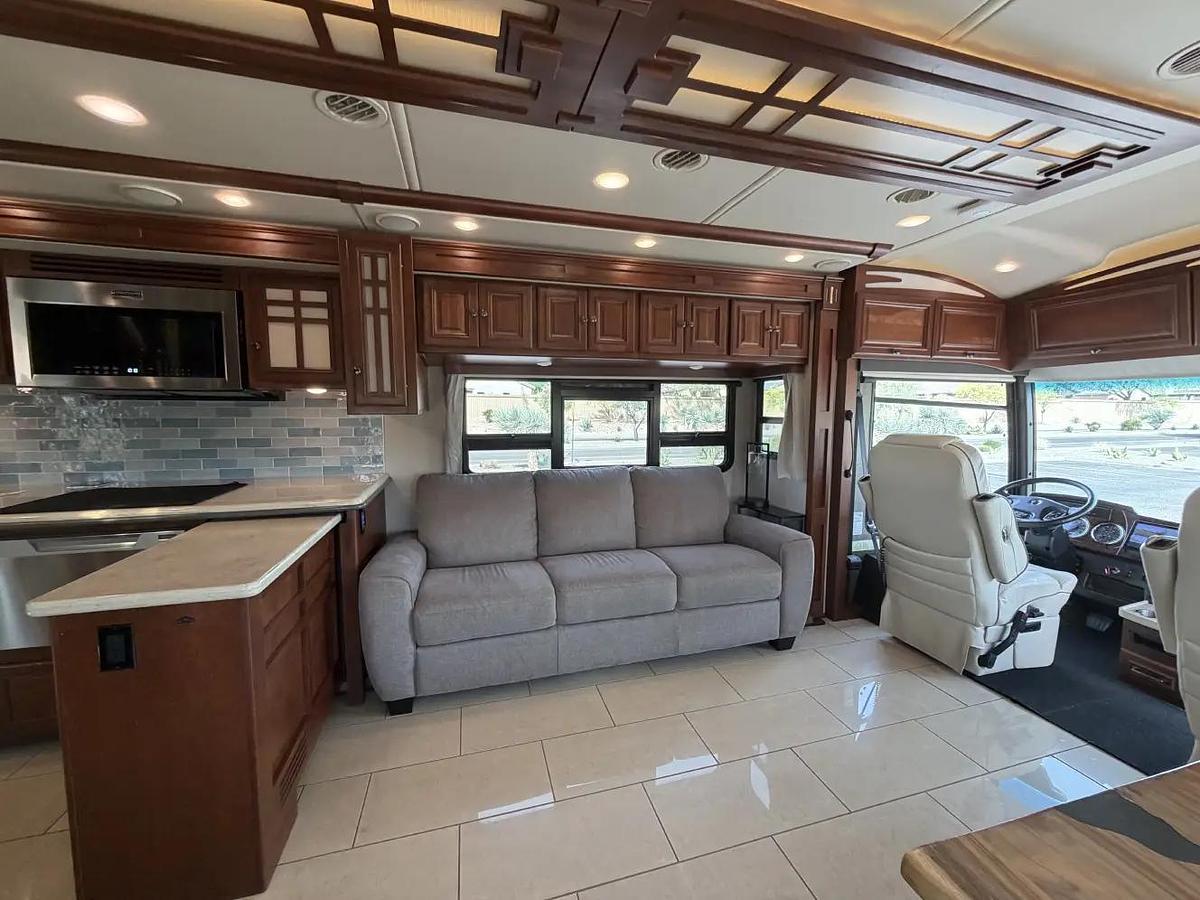 Used 2015 Winnebago Itasca Ellipse 42HD