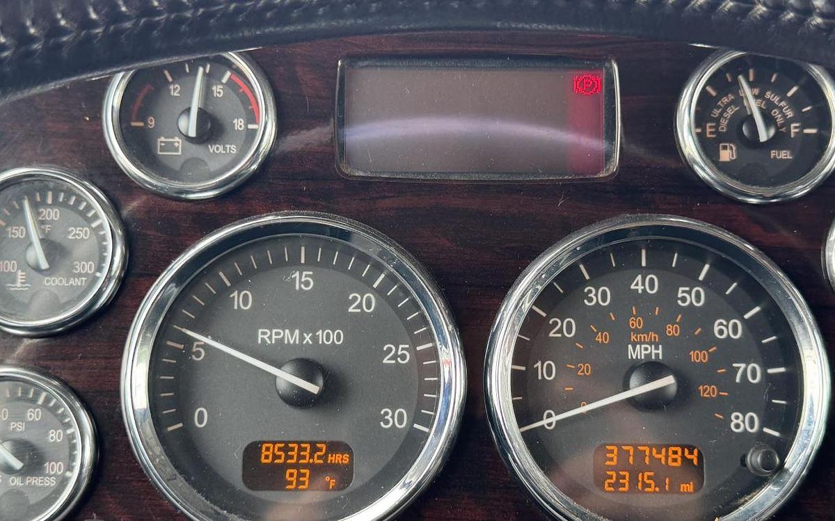 Used 2019 PETERBILT 389 Conventional Sleeper Semi