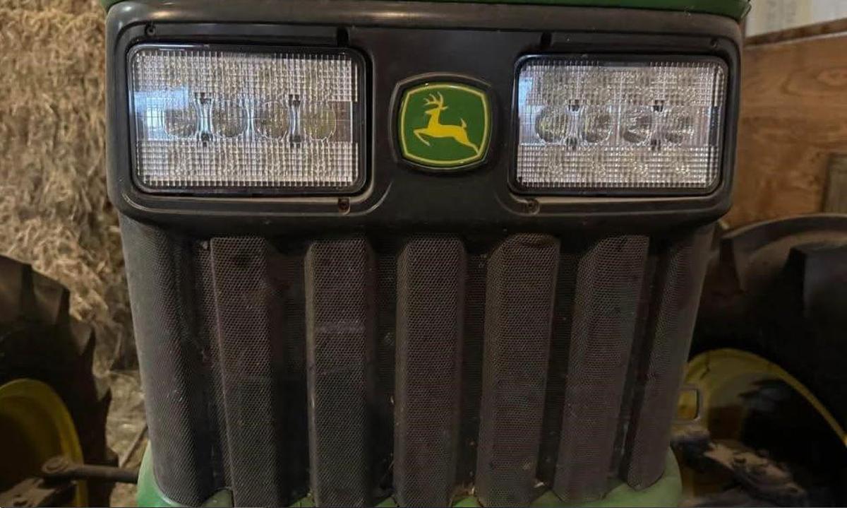 Used 2006 JOHN DEERE 5225