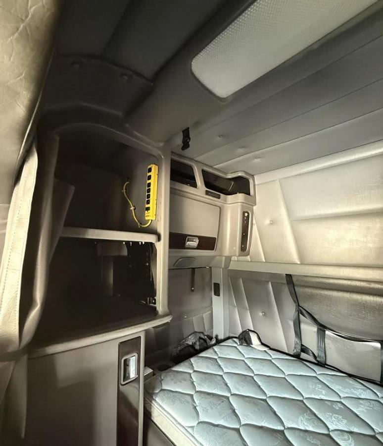 Used 2023 PETERBILT 389 Sleeper Semi Truck