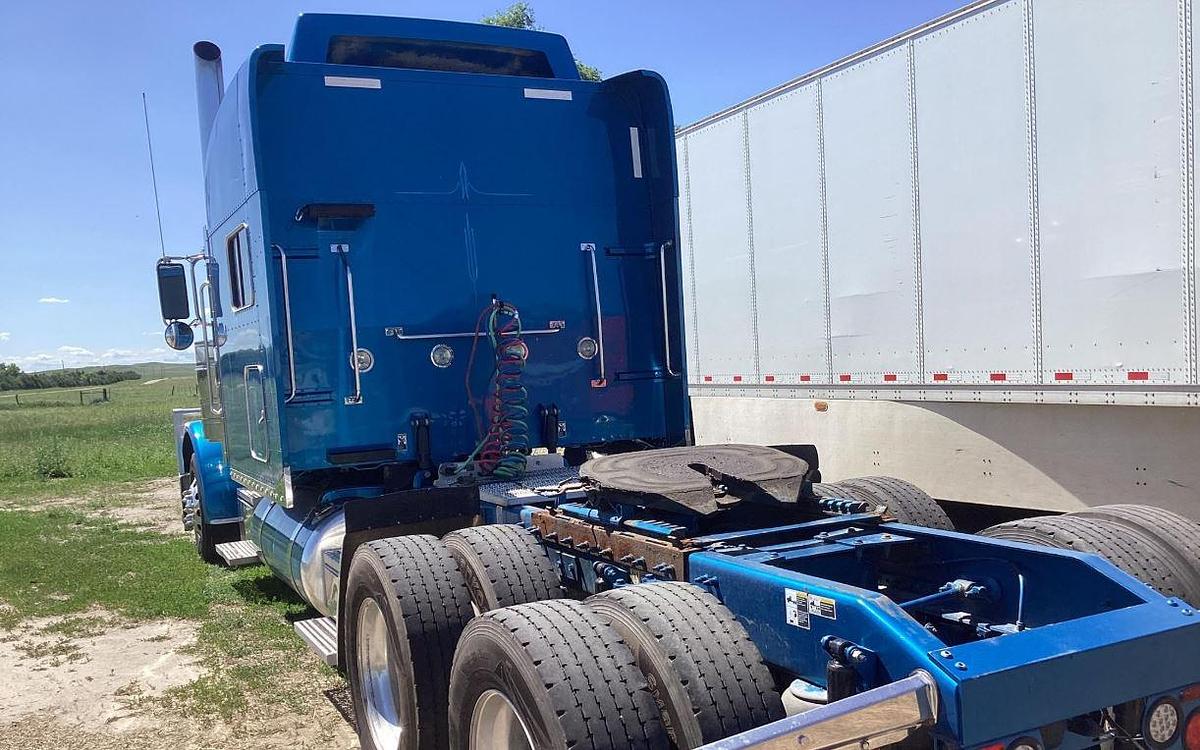 Used 2017 Peterbilt 389