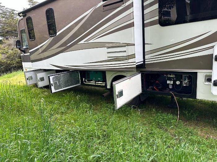 Used 2016 Holiday Rambler Admiral XE 29TT