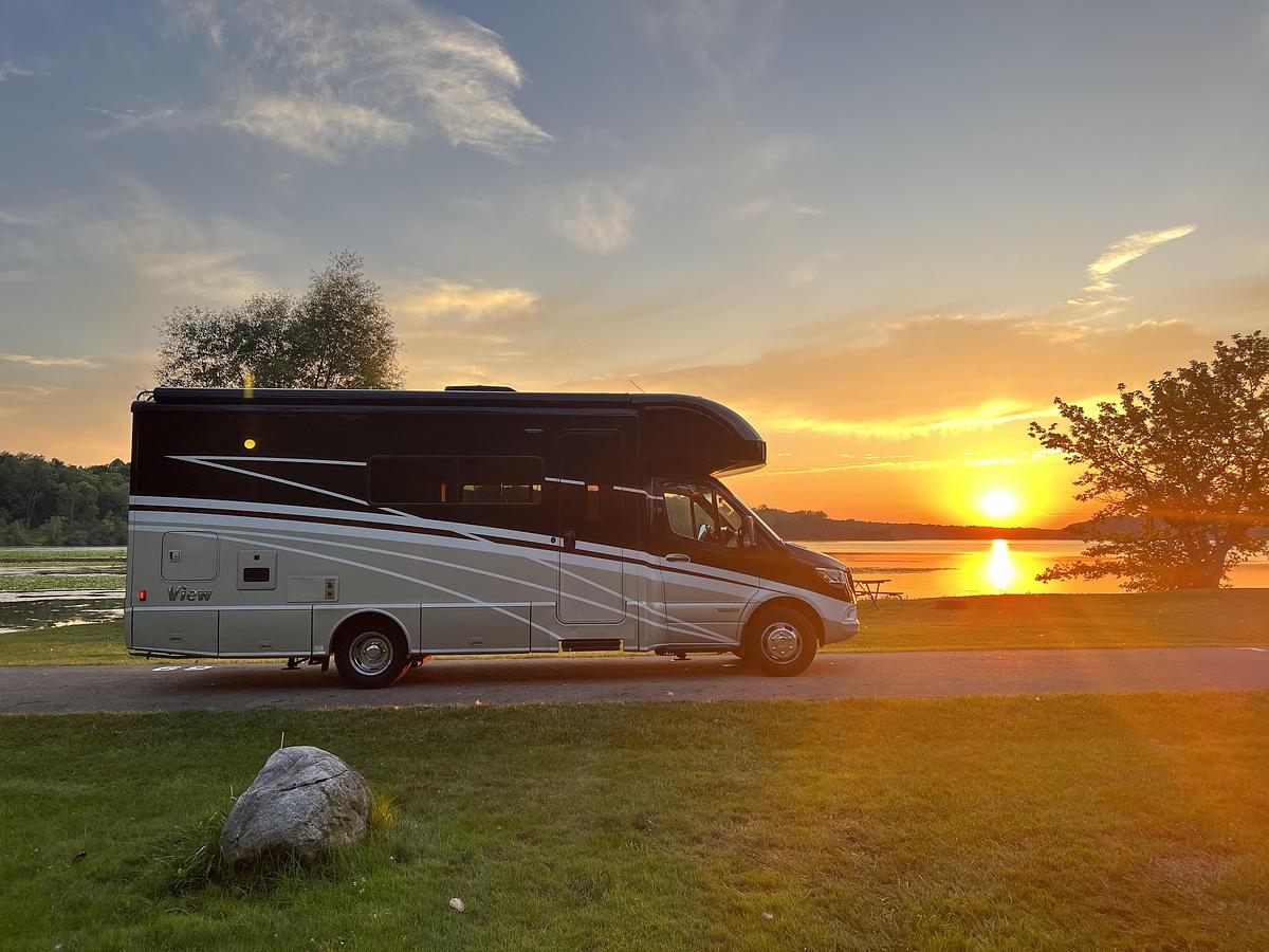 Used 2021 Winnebago View 24D Class C Motorhome