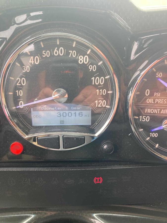 Used 2017 Tiffin Motorhomes Allegro Breeze 32BR Class A Motorhome