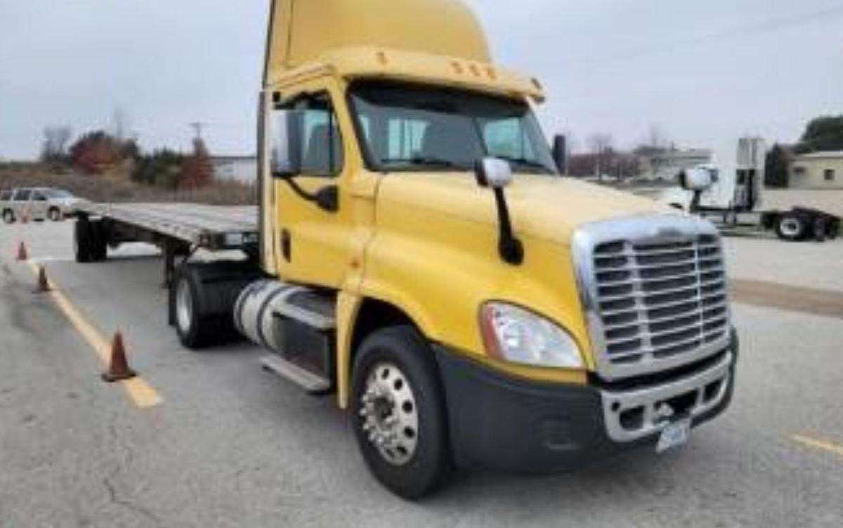 Used 2012 FREIGHTLINER CASCADIA 113