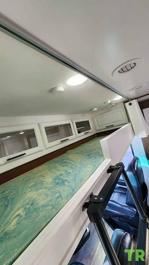 Used 2014 Thor Motor Coach Challenger 37KT