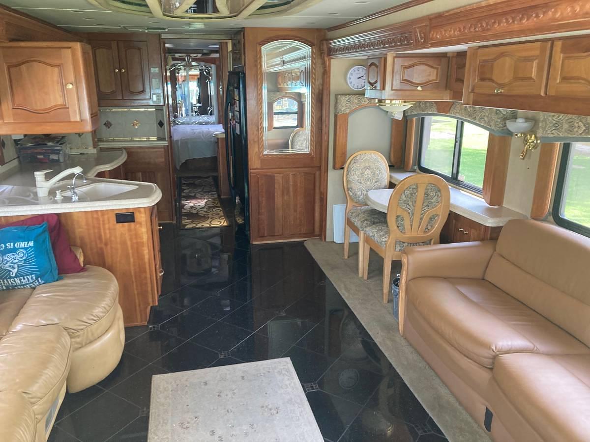 Used 2005 Monaco Signature Castle IV Class A Motorhome