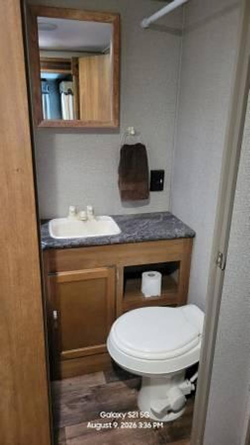 Used 2017 Keystone Springdale Summerland Series 33' Travel Trailer