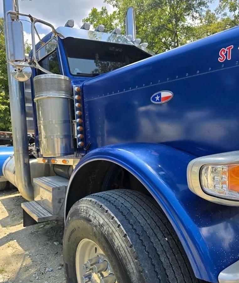 Used 2012 PETERBILT 389