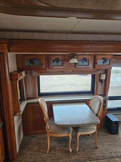Used 2005 Country Coach Affinity 730