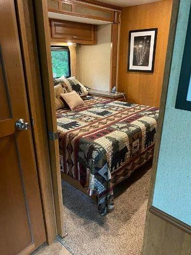 Used 2015 Fleetwood Bounder 35K