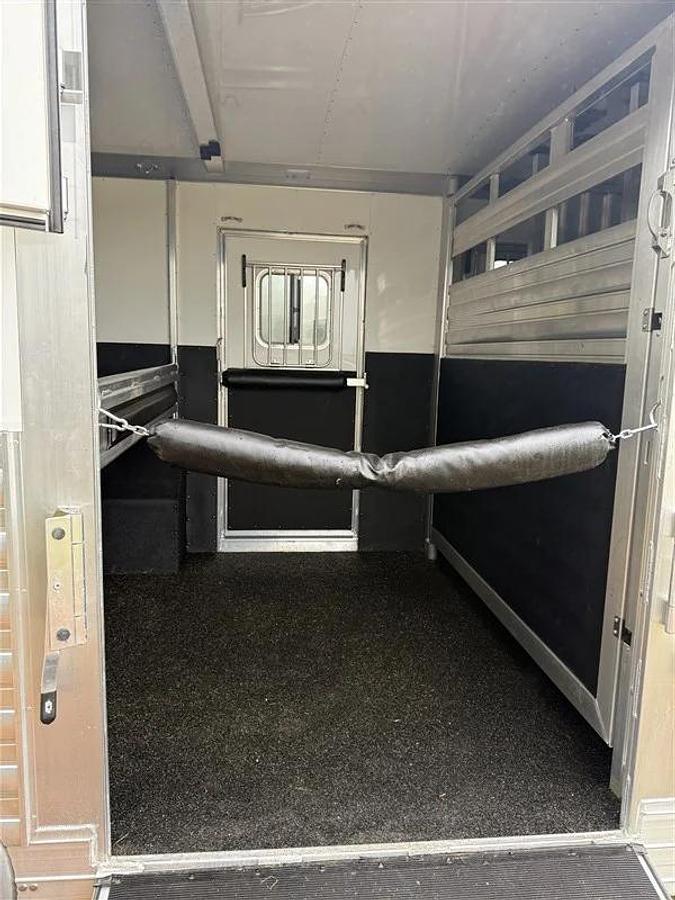 Used 2024 4 Star HTXG6H358086 9 Horse Trailer