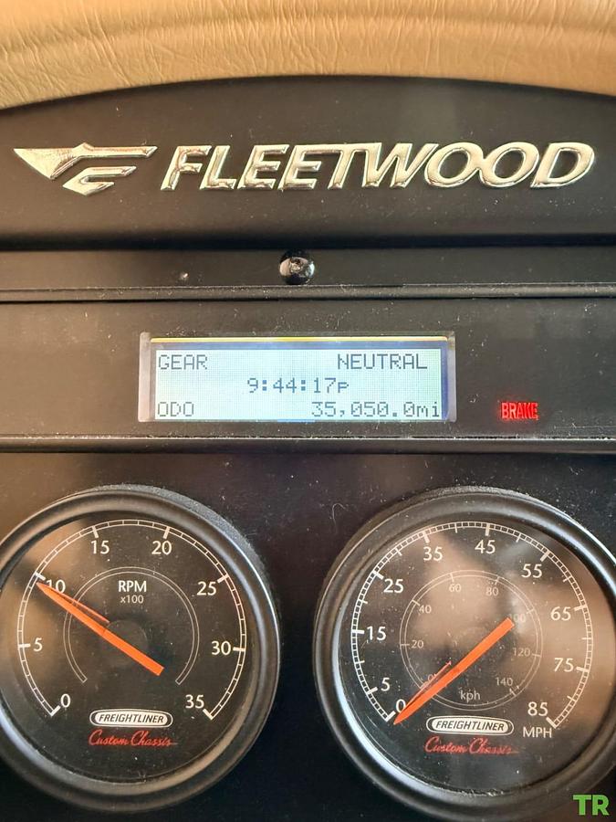 Used 2009 Fleetwood Expedition 38R Class A Diesel Pusher